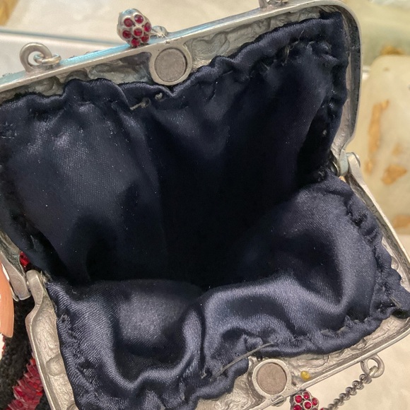 Vintage Art Deco Red Beaded Clasp Top Cocktail Bag with two Silver Chain Handles - Picture 11 of 12